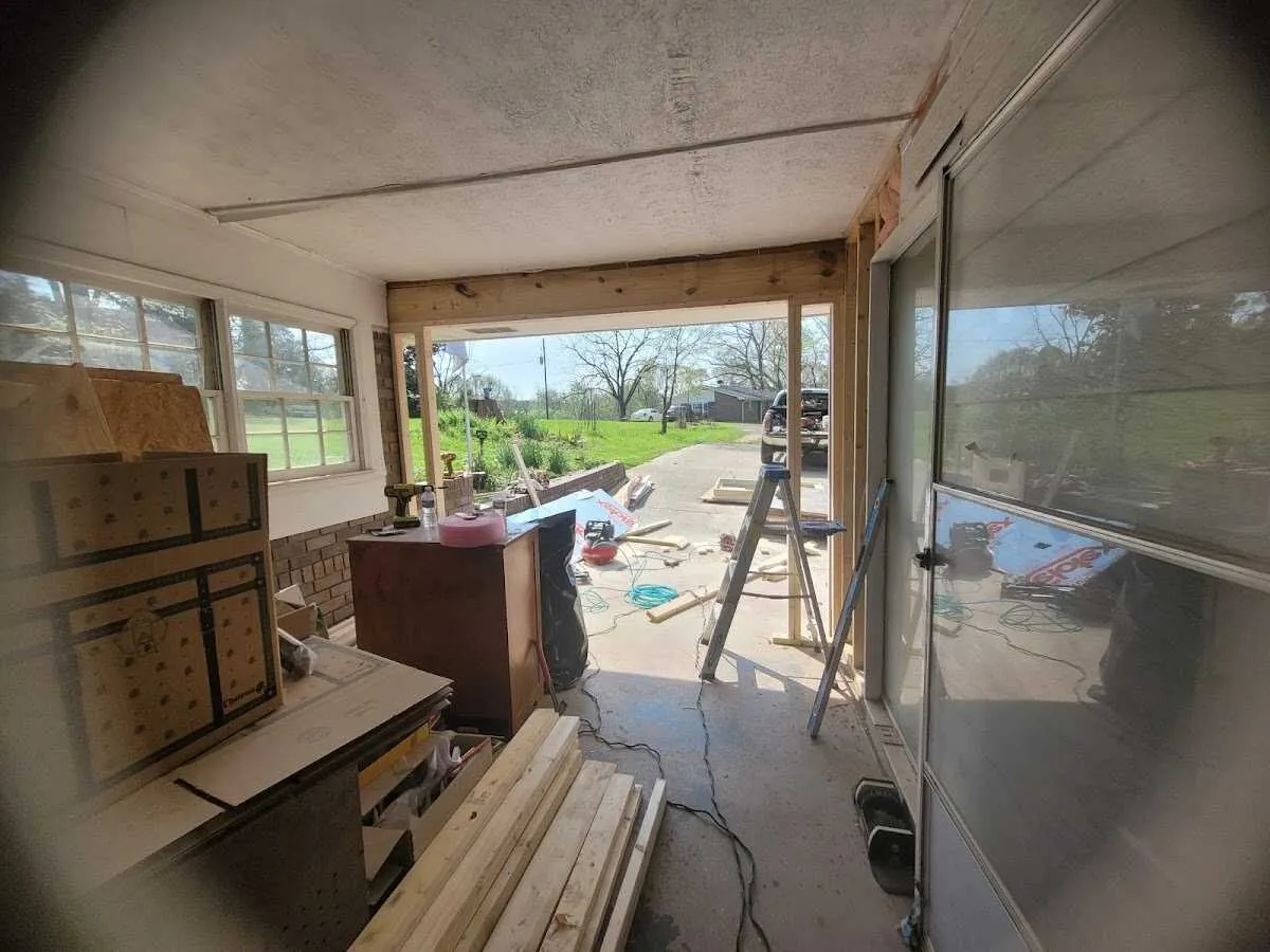 Air movers and dehumidifier for Water Mitigation Services in Turner